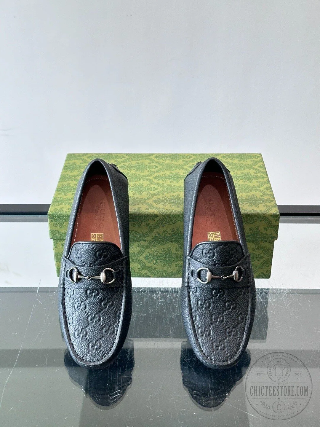 Men’s Luxury Slip-On Dress Shoes: Gucci Black Leather Horsebit Loafers